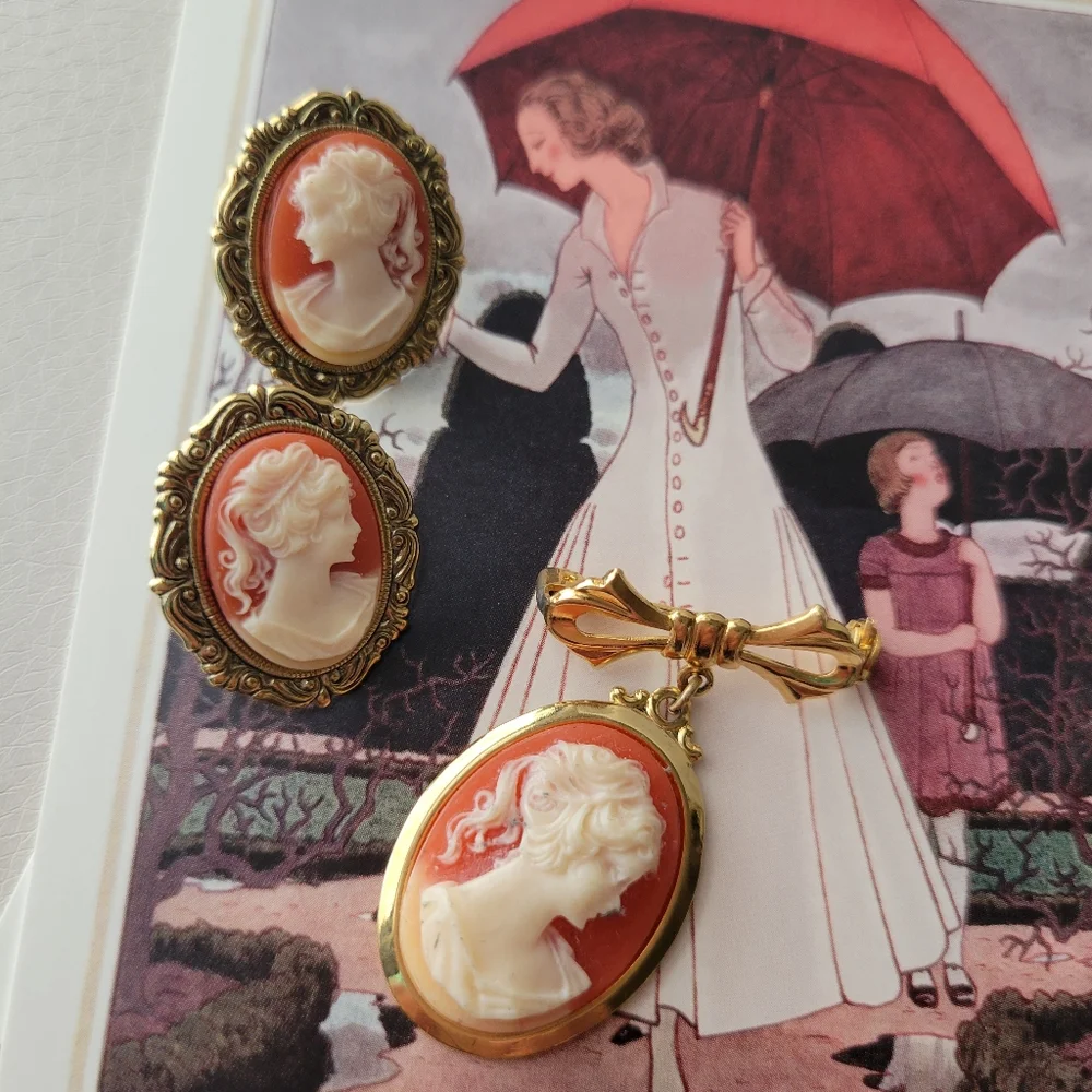 Elegant Cameo Demi Parue ~ Brooch & Pierced Earrings ~ Pretty! ~ Vintage Style